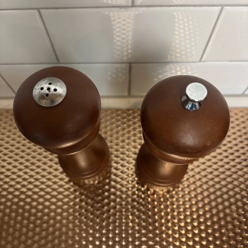 Vintage Mr. Dudley Wooden Salt Shaker & Pepper‎ Mill Grinder Set Med. Brown Wood
